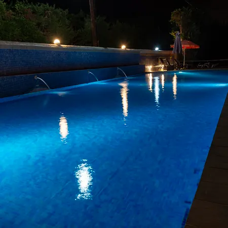 Dolphin & Conference Hotel 3*